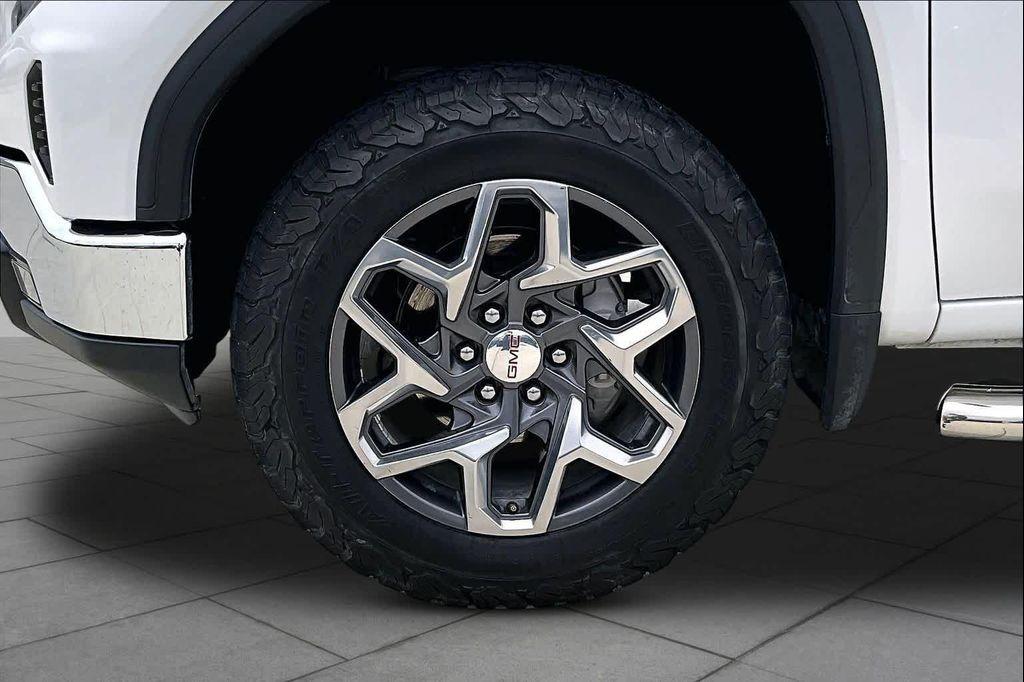 used 2022 GMC Sierra 1500 car, priced at $42,625