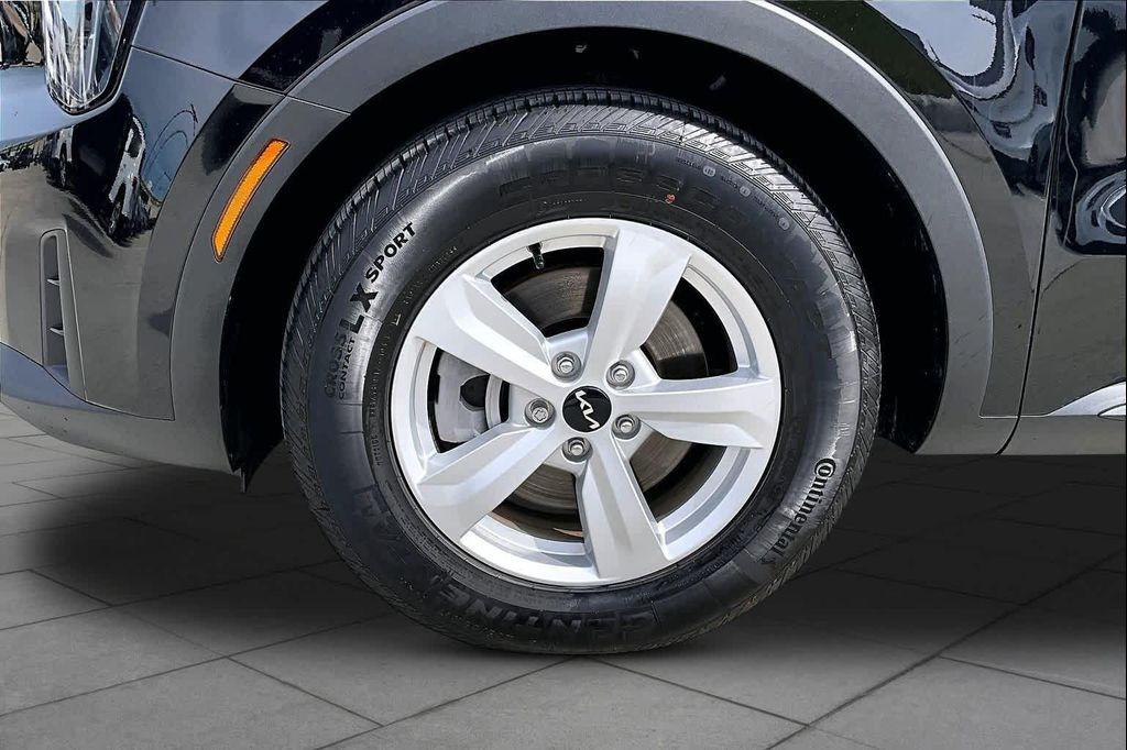 used 2026 Kia Sorento car, priced at $31,125