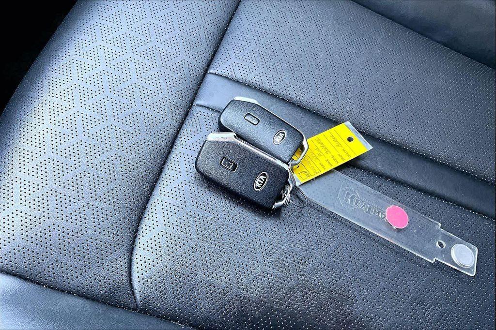 used 2021 Kia Sorento car, priced at $14,600