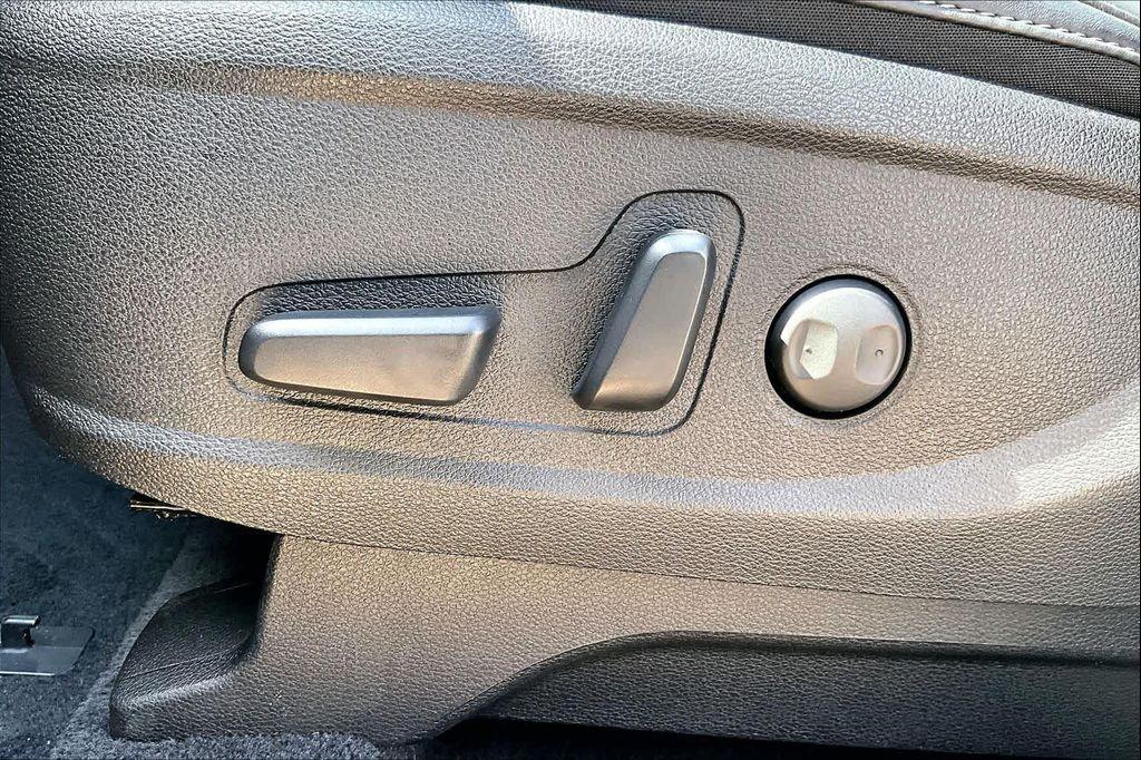 used 2025 Kia Telluride car, priced at $37,200