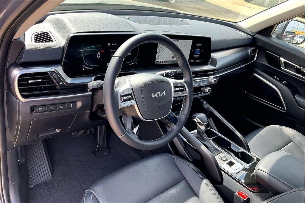used 2025 Kia Telluride car, priced at $37,200