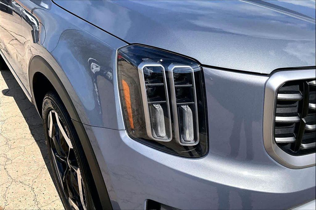used 2025 Kia Telluride car, priced at $37,200