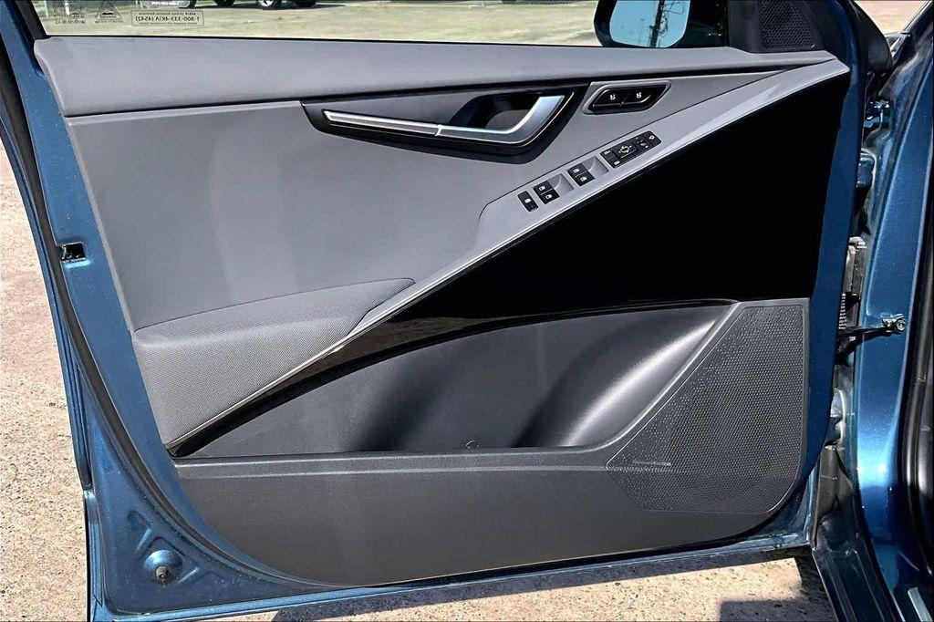 used 2025 Kia Niro car, priced at $29,700