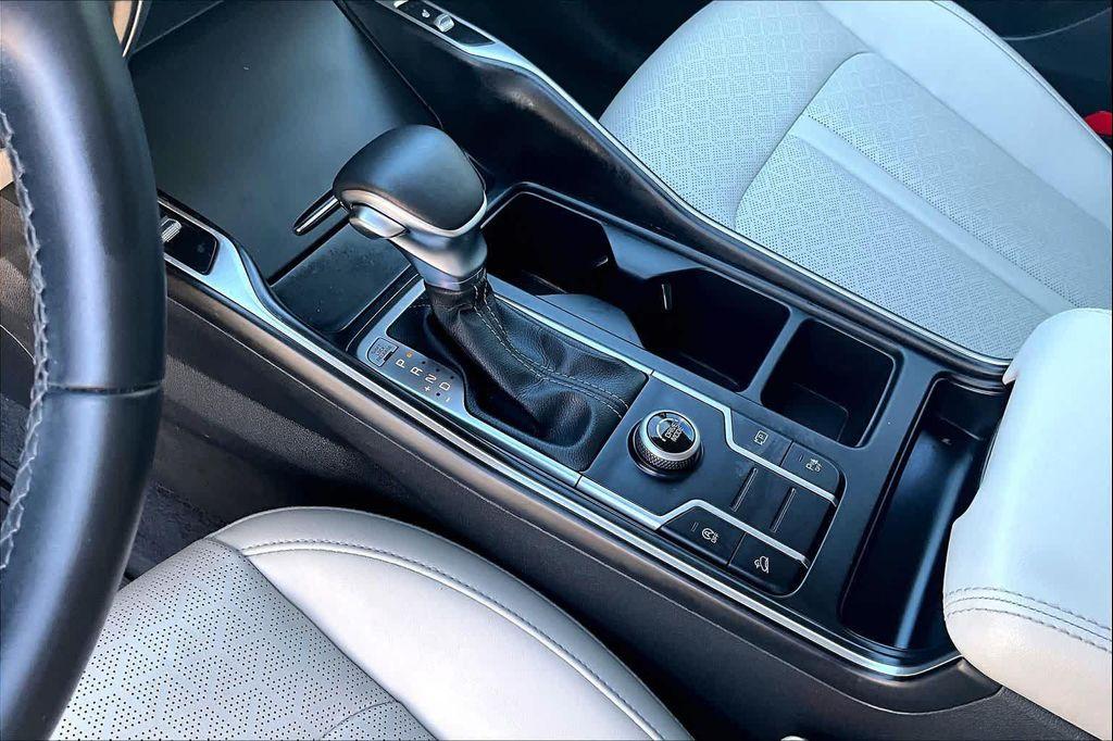 used 2023 Kia Sorento car, priced at $25,300