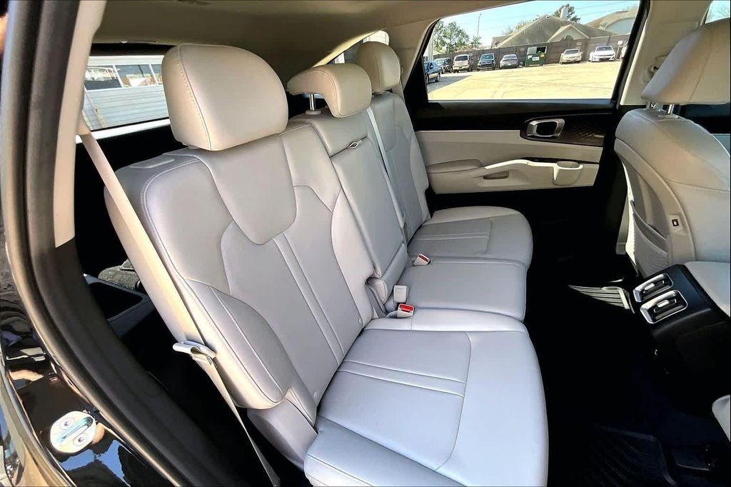 used 2023 Kia Sorento car, priced at $25,300