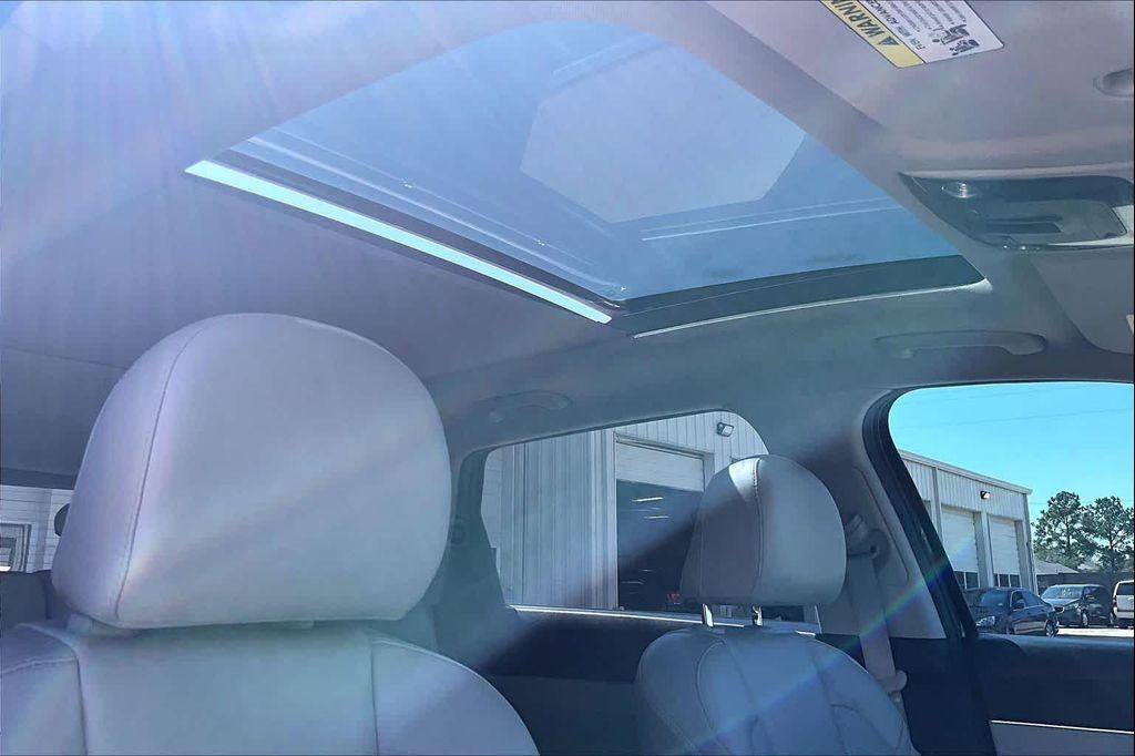 used 2023 Kia Sorento car, priced at $25,300