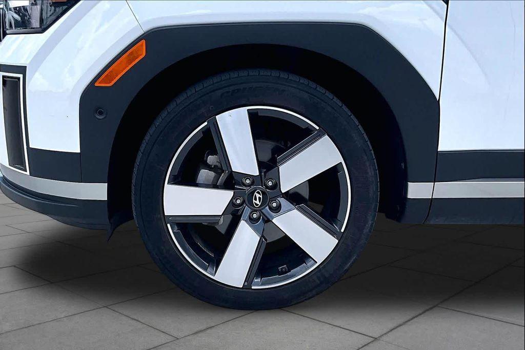 used 2024 Hyundai Santa Fe car, priced at $34,977