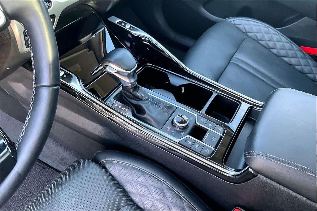 used 2022 Kia Sorento car, priced at $25,400