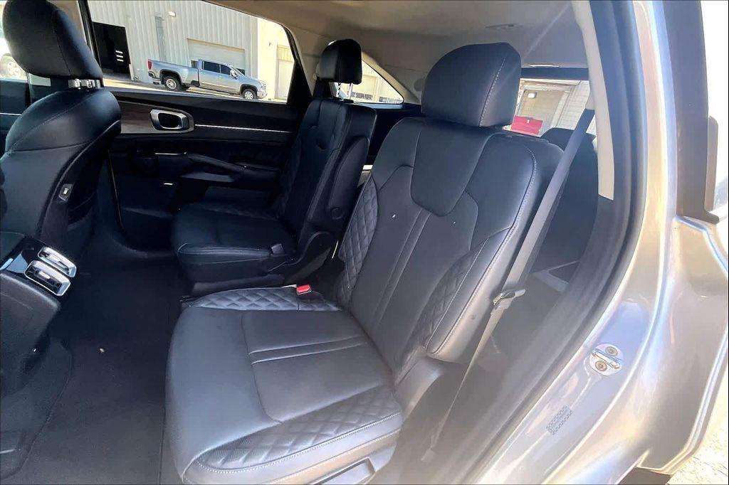 used 2022 Kia Sorento car, priced at $25,400
