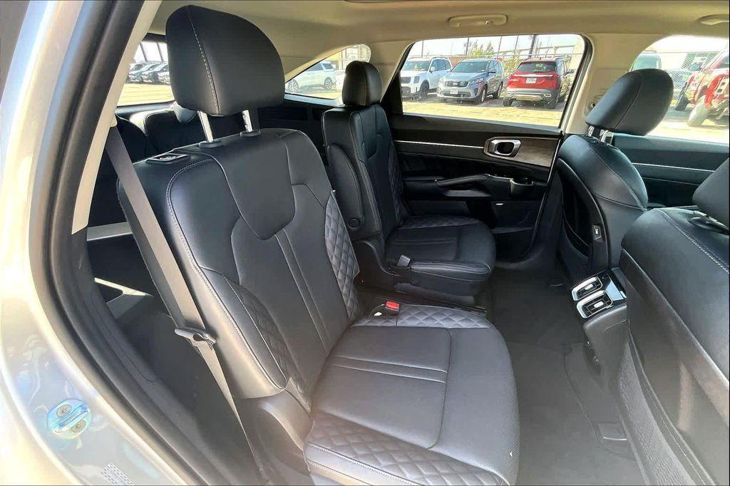 used 2022 Kia Sorento car, priced at $25,400