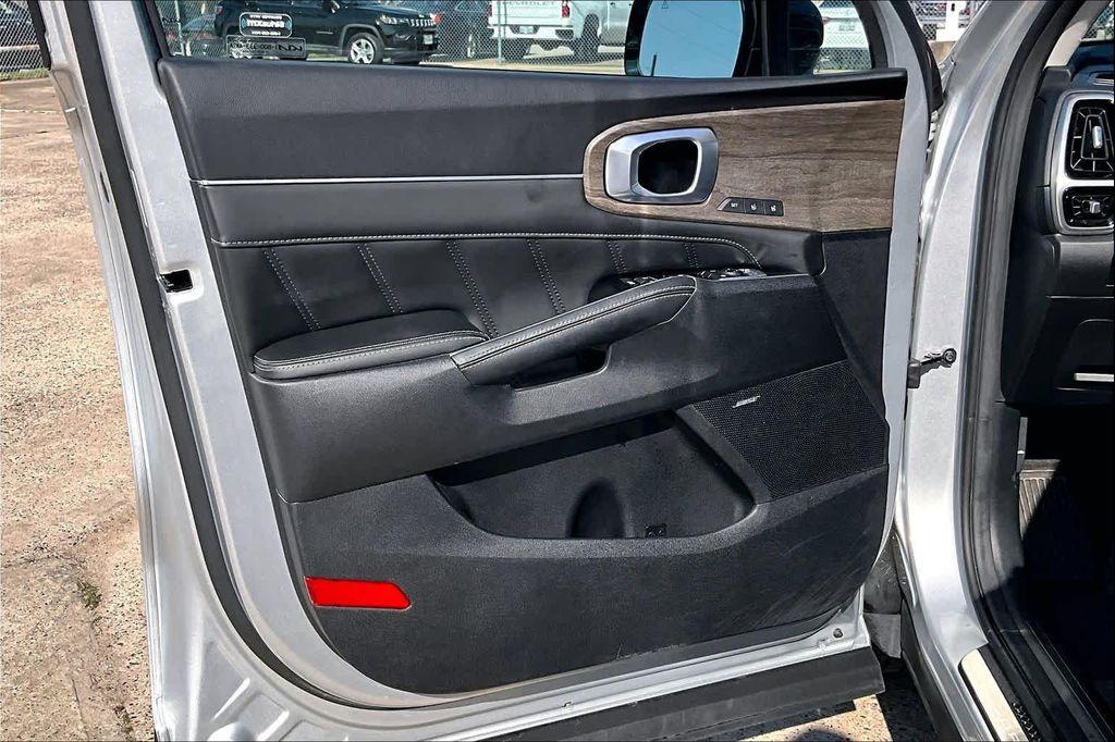 used 2022 Kia Sorento car, priced at $25,400