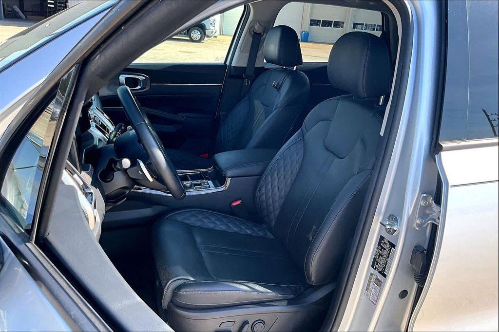 used 2022 Kia Sorento car, priced at $25,400