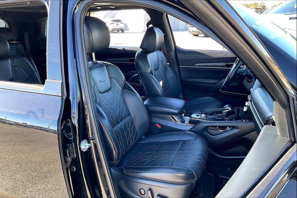 used 2024 Kia Telluride car, priced at $39,700