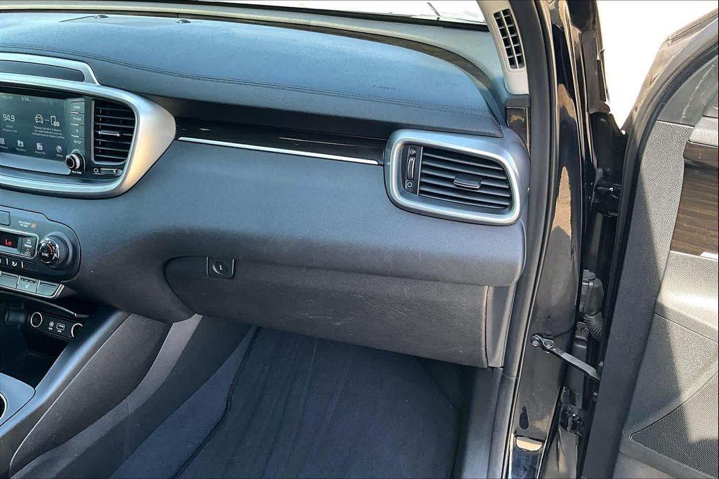 used 2020 Kia Sorento car, priced at $18,777