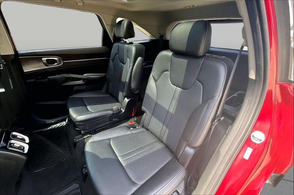 used 2023 Kia Sorento car, priced at $27,548