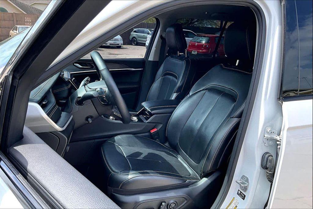 used 2022 Jeep Grand Cherokee car, priced at $26,978