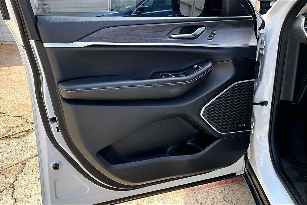 used 2022 Jeep Grand Cherokee car, priced at $26,978