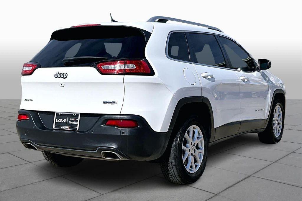 used 2015 Jeep Cherokee car, priced at $10,900