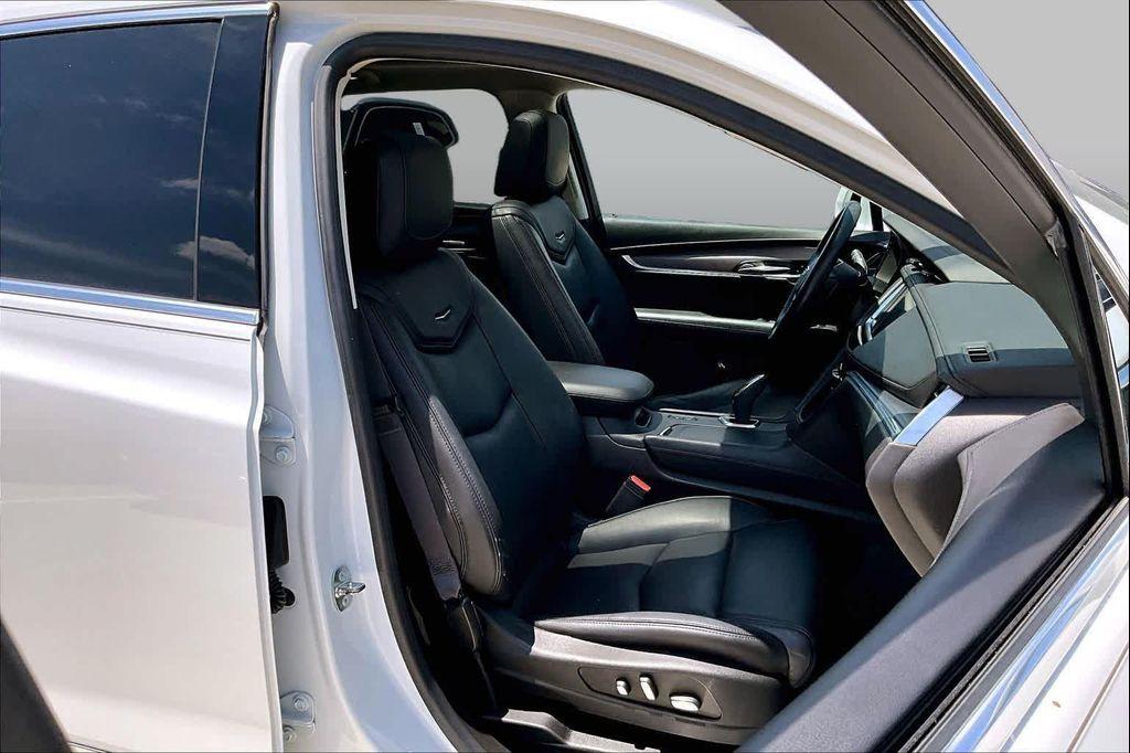used 2017 Cadillac XT5 car, priced at $15,725