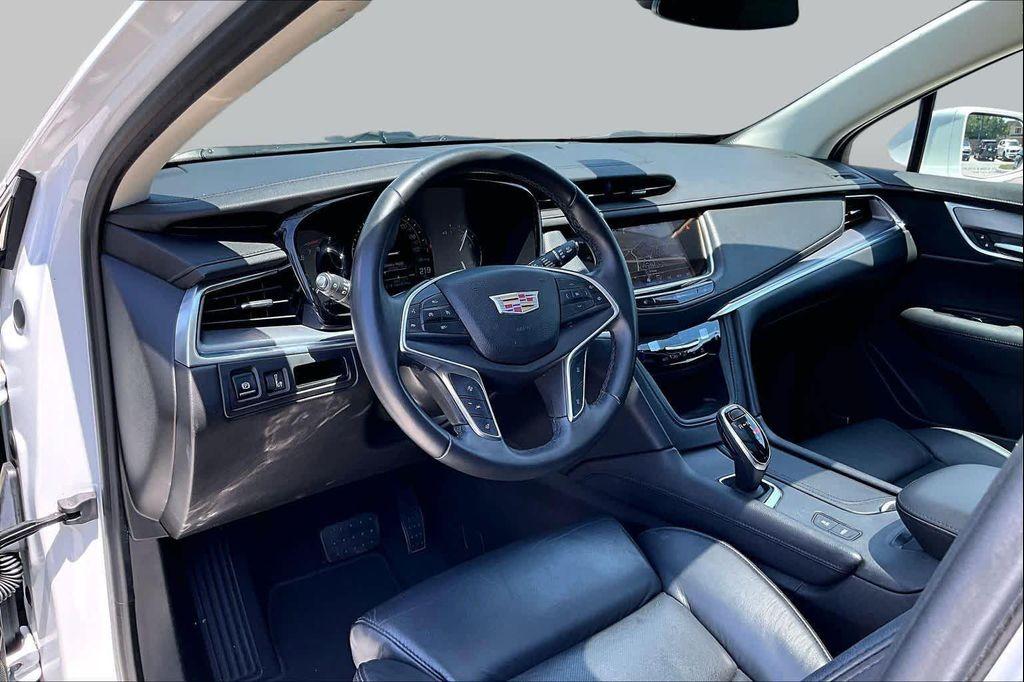 used 2017 Cadillac XT5 car, priced at $15,725