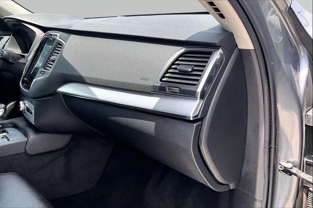 used 2018 Volvo XC90 car, priced at $20,125