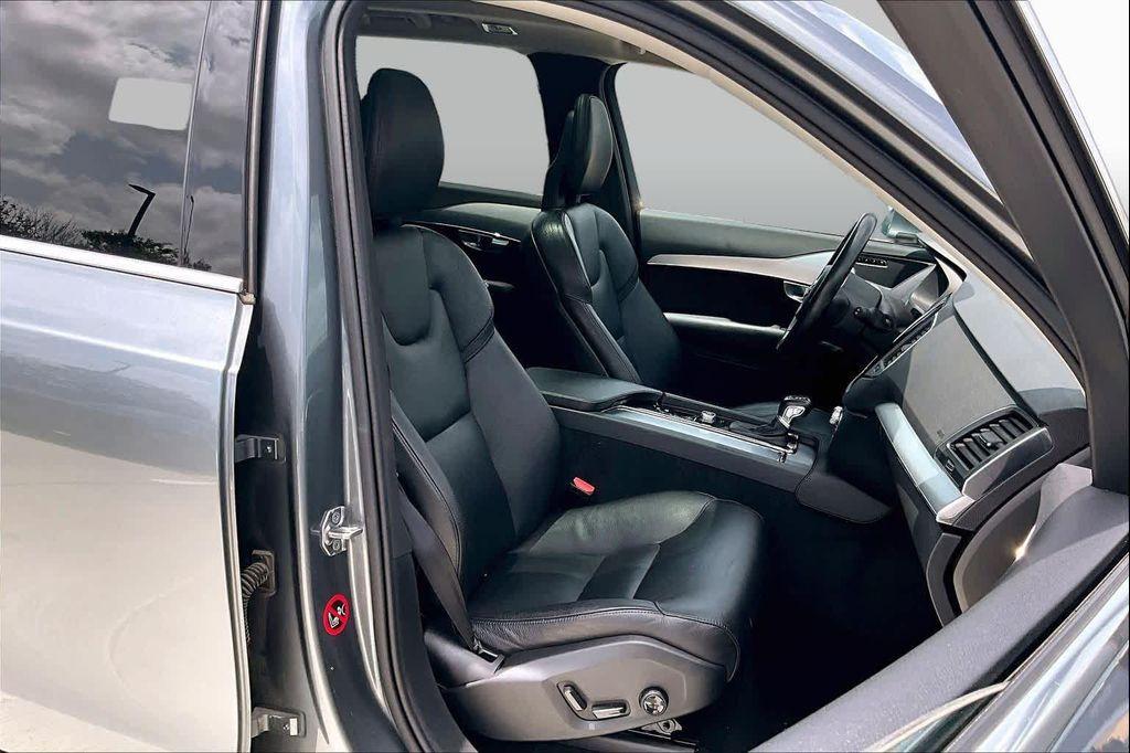 used 2018 Volvo XC90 car, priced at $20,125