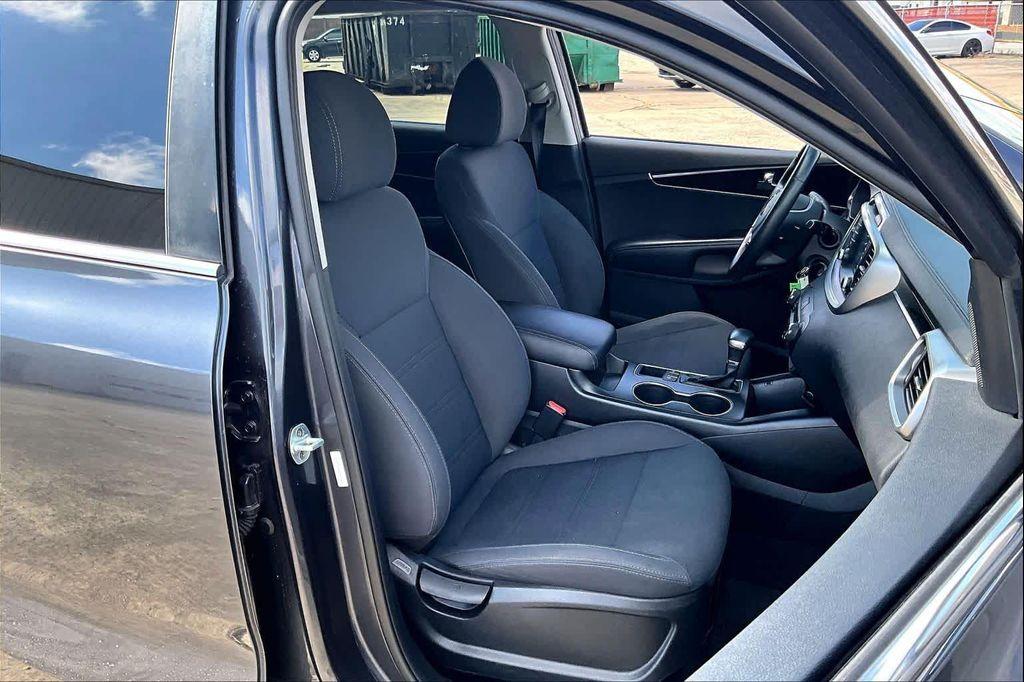 used 2019 Kia Sorento car, priced at $14,300