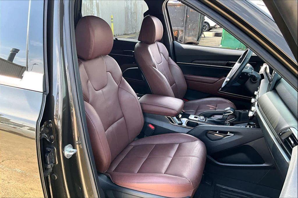 used 2023 Kia Telluride car, priced at $32,978
