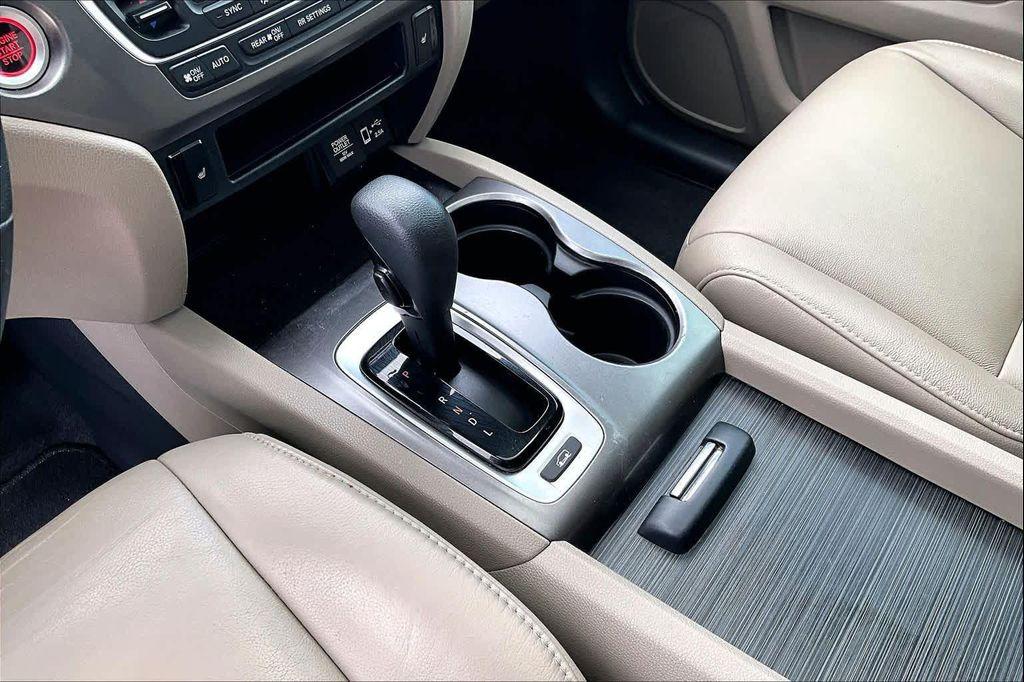 used 2020 Honda Pilot car, priced at $20,325