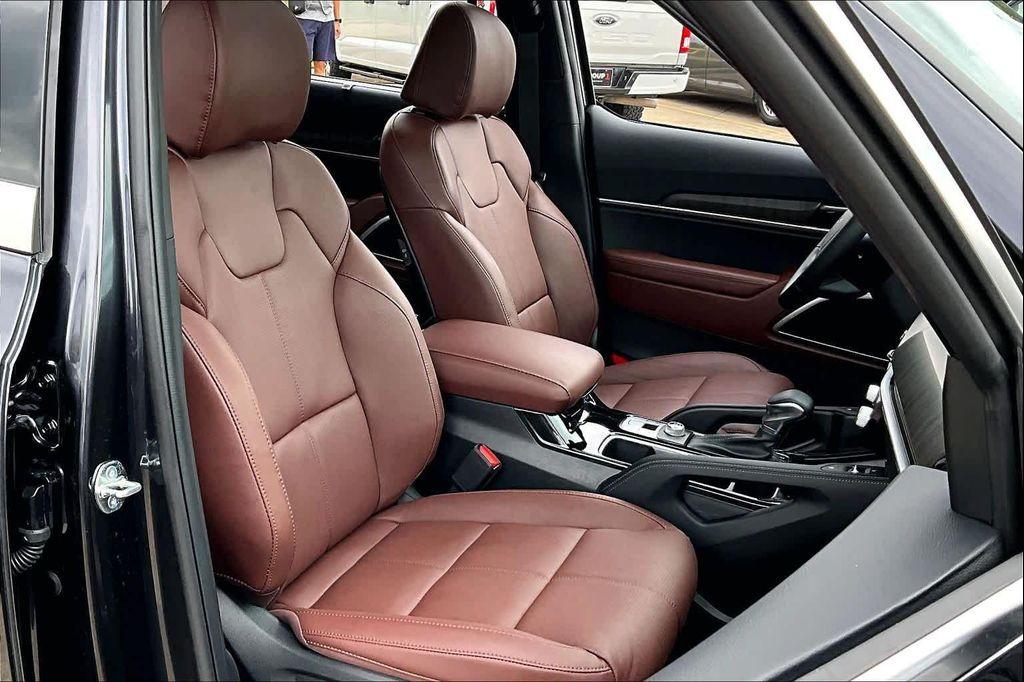 used 2025 Kia Telluride car, priced at $42,125