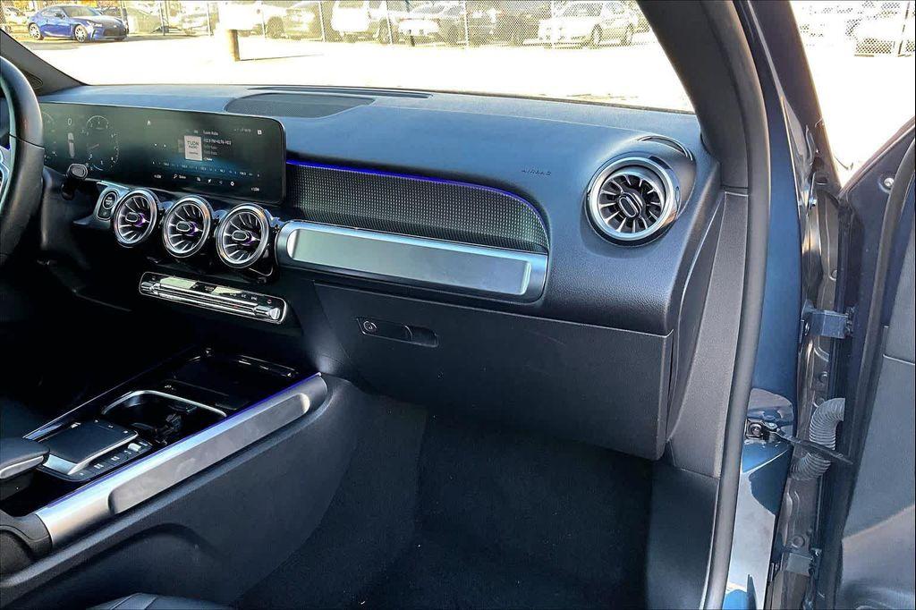 used 2022 Mercedes-Benz GLB 250 car, priced at $21,500