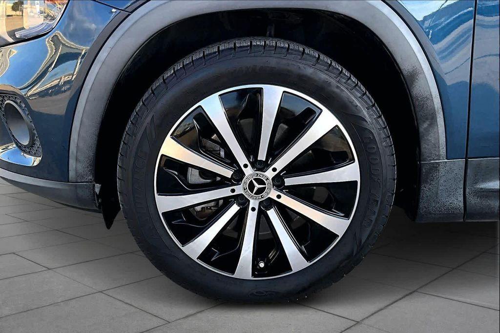 used 2022 Mercedes-Benz GLB 250 car, priced at $21,500