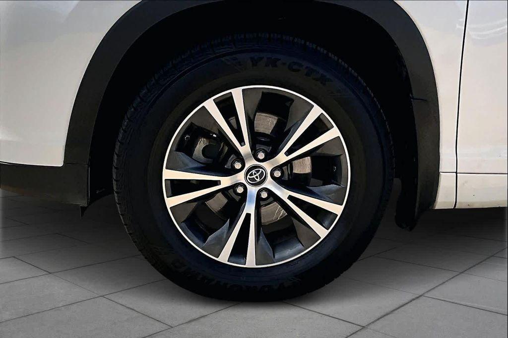 used 2017 Toyota Highlander car, priced at $20,400
