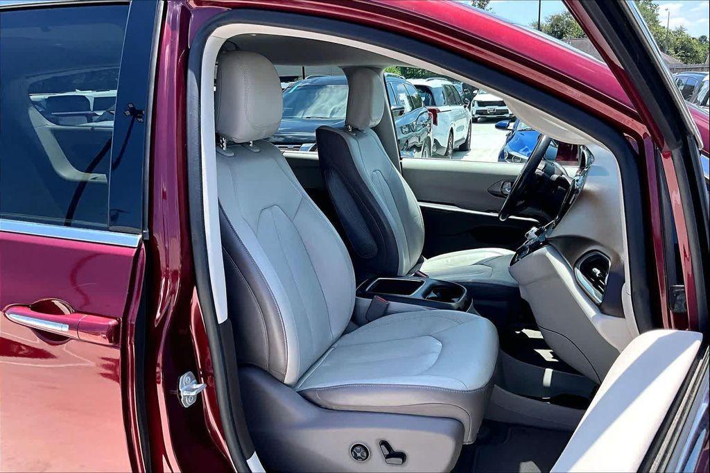 used 2017 Chrysler Pacifica car, priced at $18,825