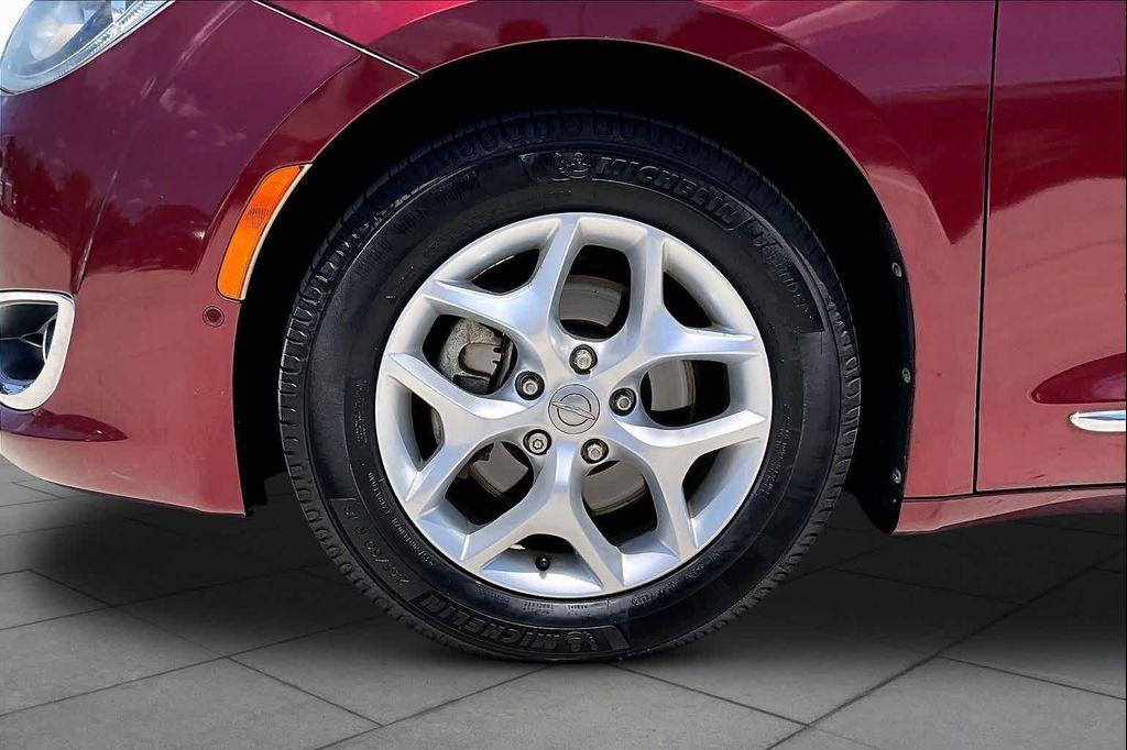 used 2017 Chrysler Pacifica car, priced at $18,825