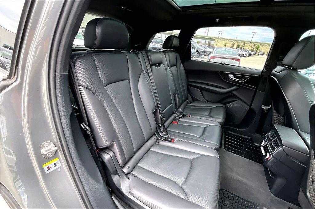 used 2017 Audi Q7 car, priced at $14,025