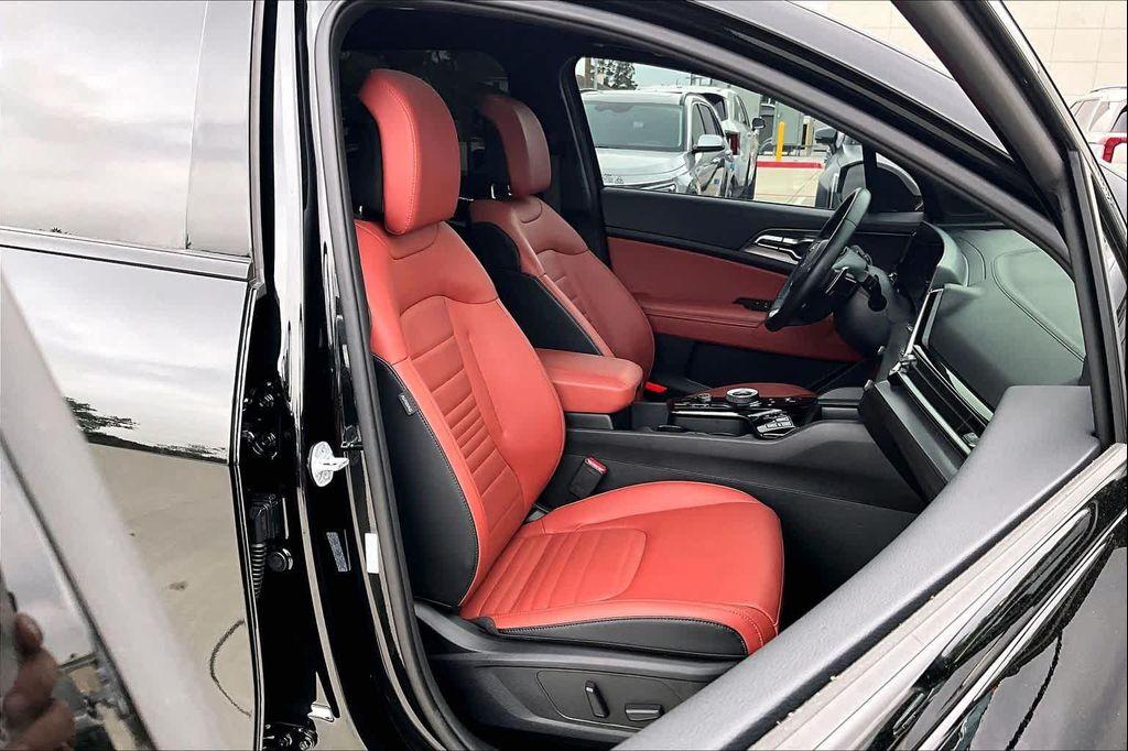 used 2025 Kia Sportage Hybrid car, priced at $35,625