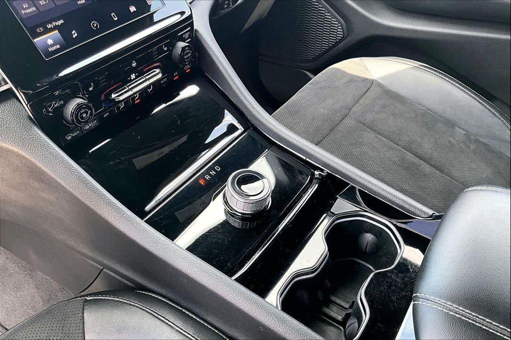 used 2023 Jeep Grand Cherokee car, priced at $29,025