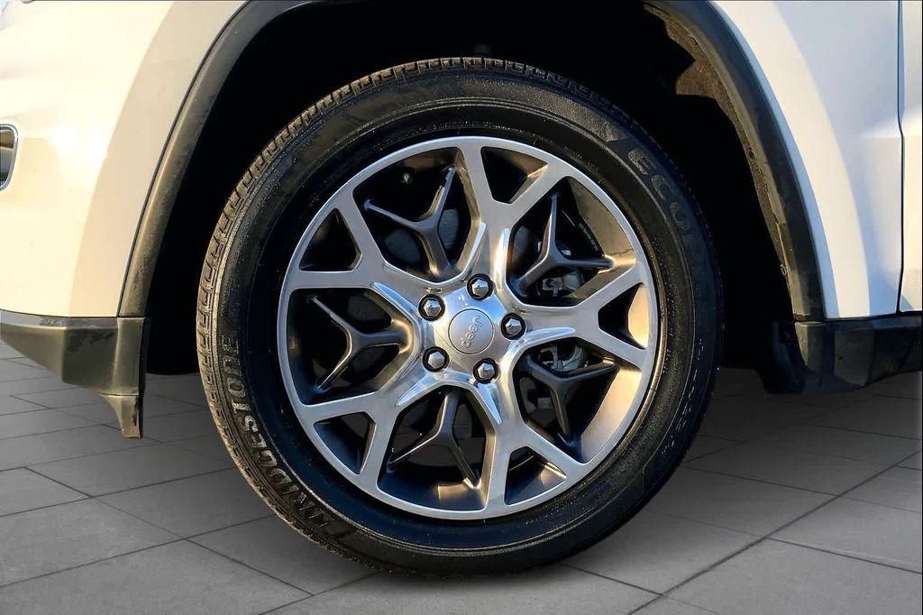 used 2022 Jeep Grand Cherokee car, priced at $21,125