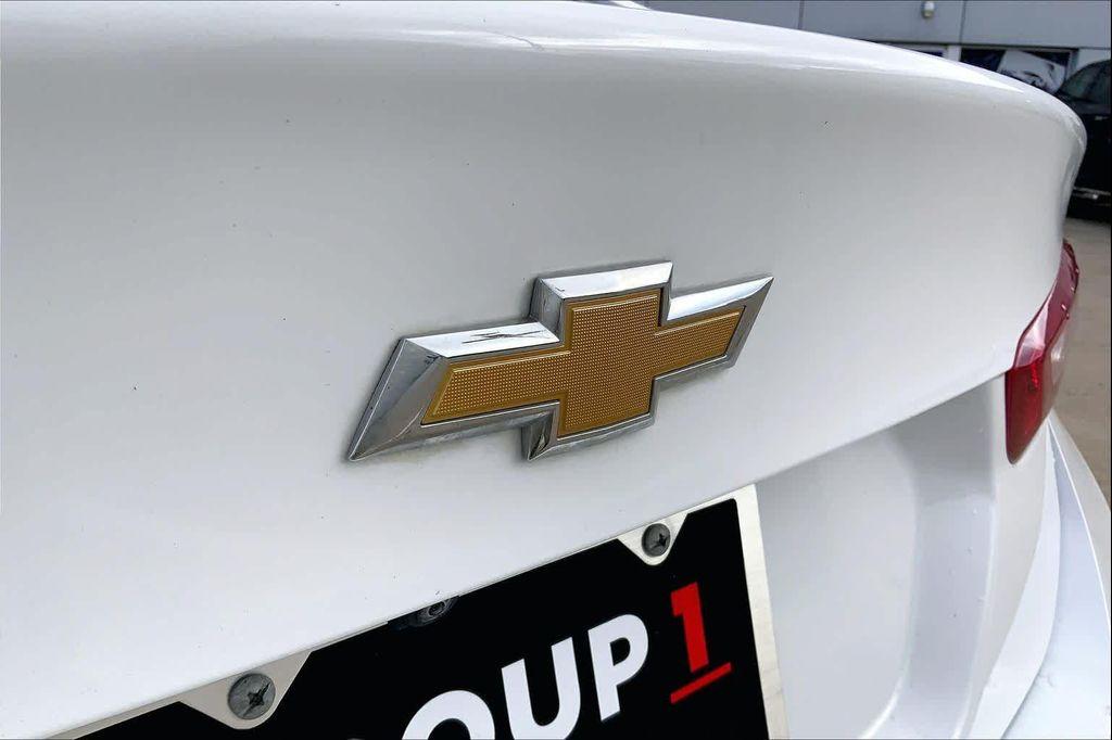 used 2023 Chevrolet Malibu car, priced at $17,900