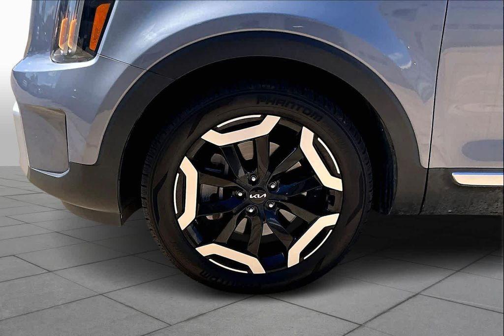 used 2024 Kia Telluride car, priced at $31,225