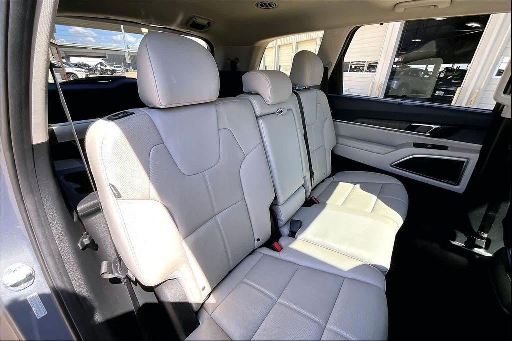 used 2024 Kia Telluride car, priced at $31,225