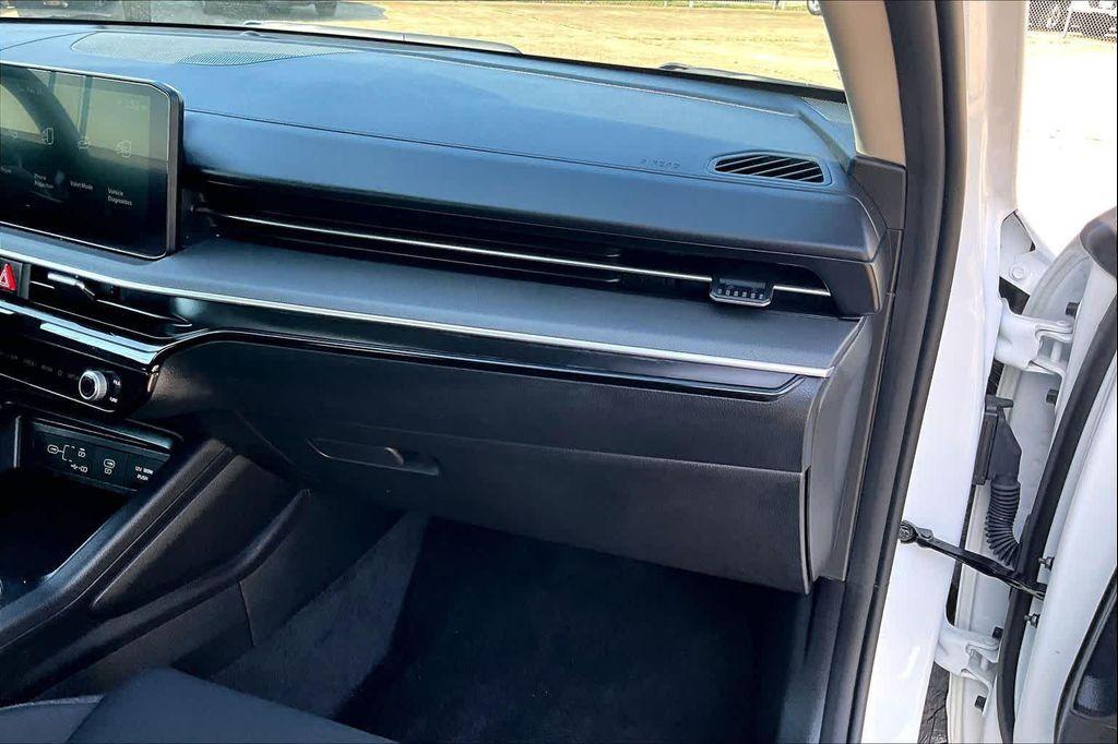 used 2026 Kia K5 car, priced at $25,900