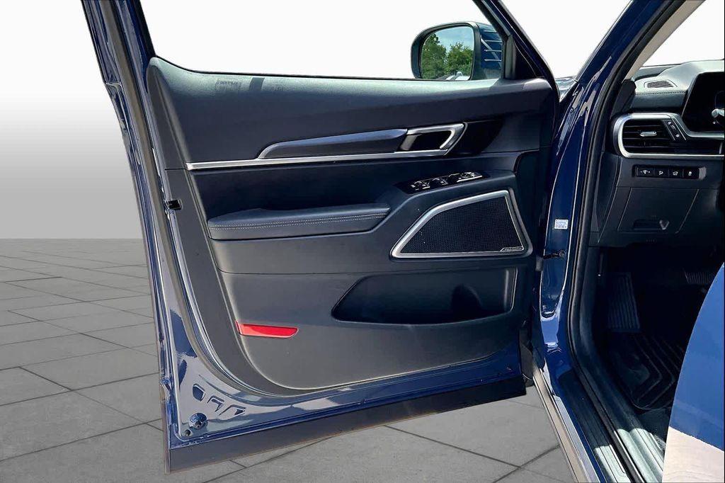 used 2025 Kia Telluride car, priced at $34,025