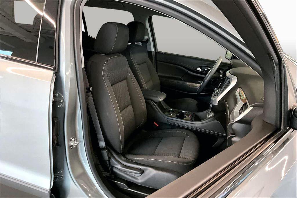 used 2023 GMC Acadia car, priced at $27,025