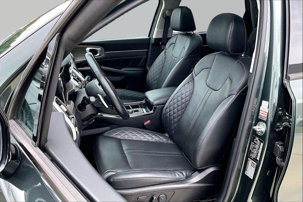 used 2022 Kia Sorento car, priced at $30,125