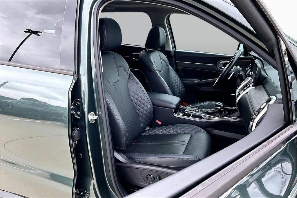used 2022 Kia Sorento car, priced at $30,125