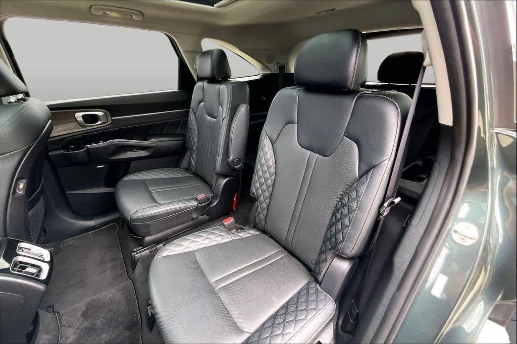used 2022 Kia Sorento car, priced at $30,125