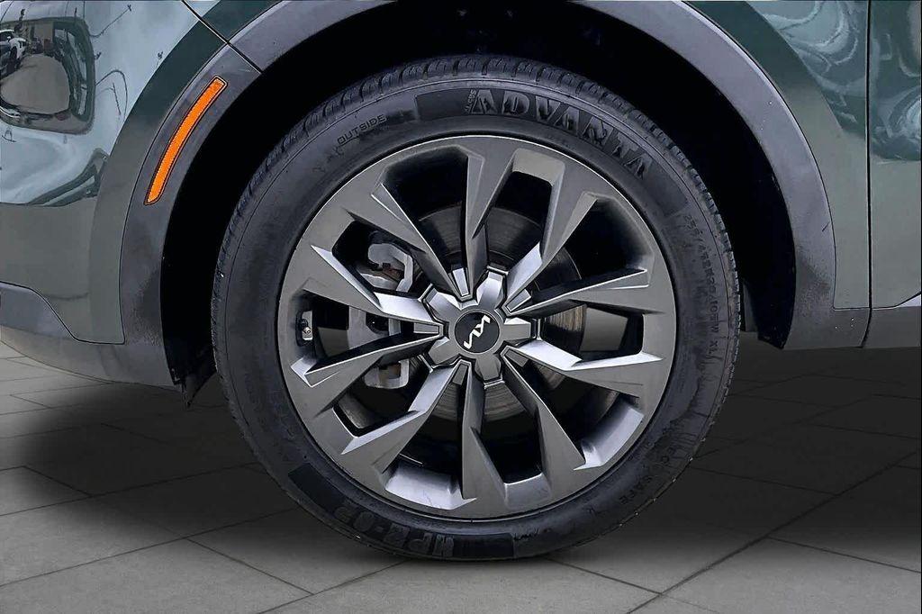 used 2022 Kia Sorento car, priced at $30,125