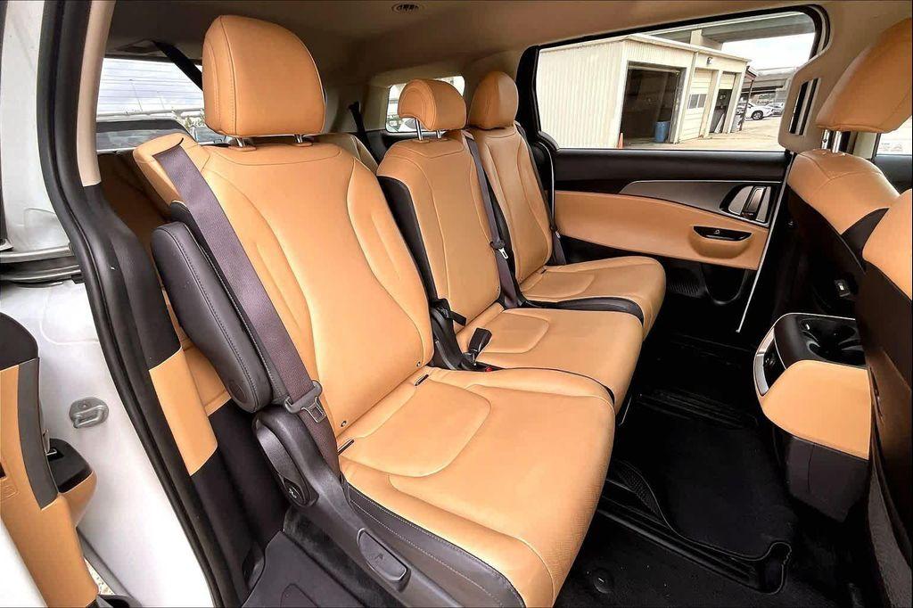 used 2024 Kia Carnival car, priced at $33,789